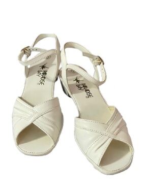 Paradise Bay Womens Sandals Cream Strappy Criss Cross Block Heel